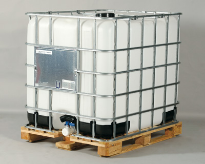 IBC auf Holzpalette